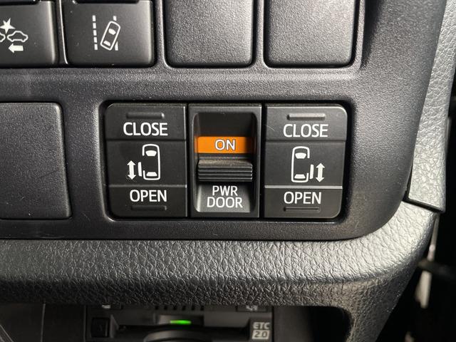 ヴォクシー ＺＳ　煌ＩＩＩ　純正ナビ　バックカメラ　両側パワースライドドア　ビルトＥＴＣ２．０　純正ドライブレコーダー　オートマティックハイビーム　クルーズコントロール　衝突軽減システム　純正アルミホイール　純正フロアマット（18枚目）