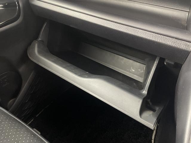 ヴォクシー ＺＳ　煌ＩＩＩ　純正ナビ　バックカメラ　両側パワースライドドア　ビルトＥＴＣ２．０　純正ドライブレコーダー　オートマティックハイビーム　クルーズコントロール　衝突軽減システム　純正アルミホイール　純正フロアマット（26枚目）