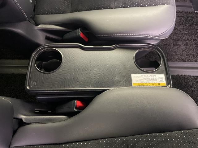 ヴォクシー ＺＳ　煌ＩＩＩ　純正ナビ　バックカメラ　両側パワースライドドア　ビルトＥＴＣ２．０　純正ドライブレコーダー　オートマティックハイビーム　クルーズコントロール　衝突軽減システム　純正アルミホイール　純正フロアマット（34枚目）