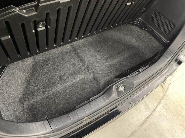 ヴォクシー ＺＳ　煌ＩＩＩ　純正ナビ　バックカメラ　両側パワースライドドア　ビルトＥＴＣ２．０　純正ドライブレコーダー　オートマティックハイビーム　クルーズコントロール　衝突軽減システム　純正アルミホイール　純正フロアマット（51枚目）