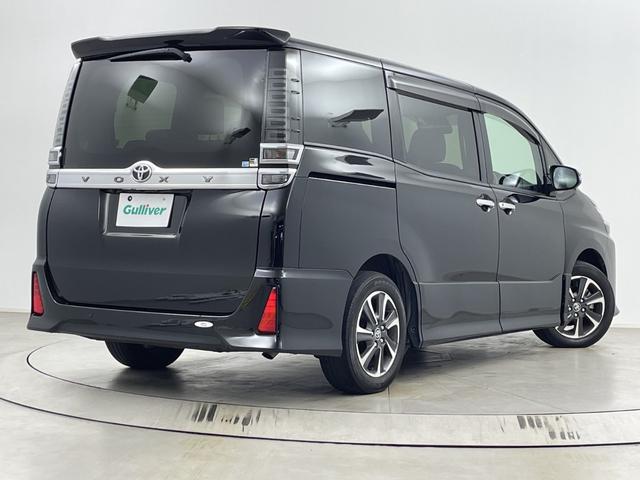 ヴォクシー ＺＳ　煌ＩＩＩ　純正ナビ　バックカメラ　両側パワースライドドア　ビルトＥＴＣ２．０　純正ドライブレコーダー　オートマティックハイビーム　クルーズコントロール　衝突軽減システム　純正アルミホイール　純正フロアマット（68枚目）