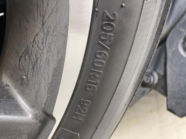 ヴォクシー ＺＳ　煌ＩＩＩ　純正ナビ　バックカメラ　両側パワースライドドア　ビルトＥＴＣ２．０　純正ドライブレコーダー　オートマティックハイビーム　クルーズコントロール　衝突軽減システム　純正アルミホイール　純正フロアマット（75枚目）