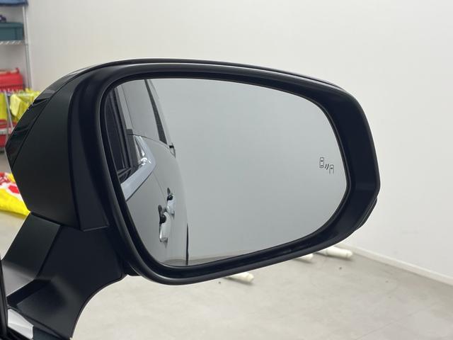 アルファードハイブリッド Ｚ　左右独立ムーンルーフ　フリップダウンモニター　純正ディスプレイオーディオ　全方位カメラ　ＢＳＭ　前後ドライブレコーダー　ＥＴＣ２．０　ワイヤレス充電　デジタルインナーミラー　トヨタセーフティセンス（4枚目）