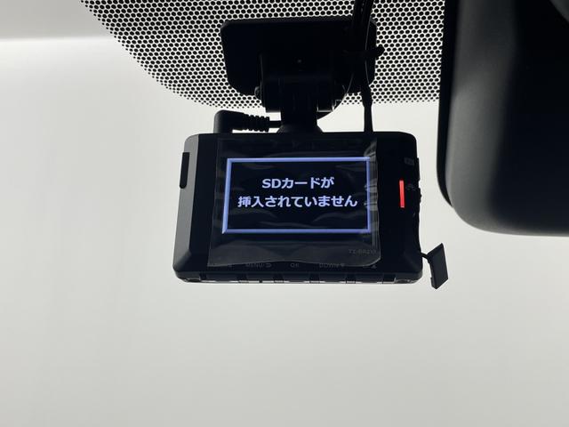 アルファードハイブリッド Ｚ　左右独立ムーンルーフ　フリップダウンモニター　純正ディスプレイオーディオ　全方位カメラ　ＢＳＭ　前後ドライブレコーダー　ＥＴＣ２．０　ワイヤレス充電　デジタルインナーミラー　トヨタセーフティセンス（5枚目）