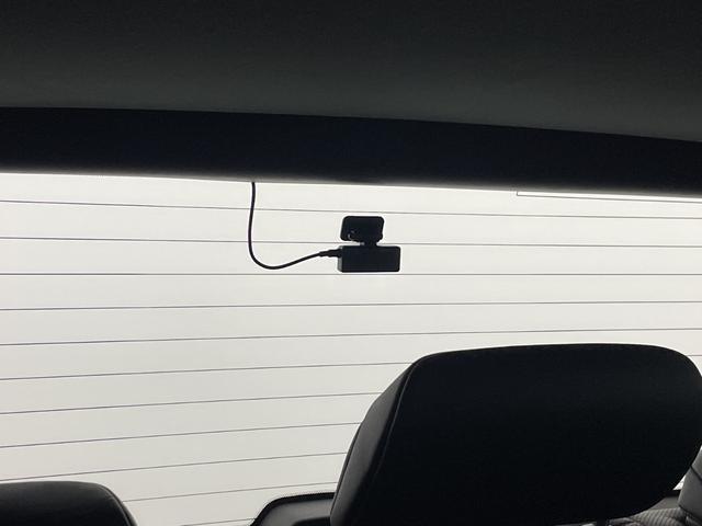 アルファードハイブリッド Ｚ　左右独立ムーンルーフ　フリップダウンモニター　純正ディスプレイオーディオ　全方位カメラ　ＢＳＭ　前後ドライブレコーダー　ＥＴＣ２．０　ワイヤレス充電　デジタルインナーミラー　トヨタセーフティセンス（6枚目）