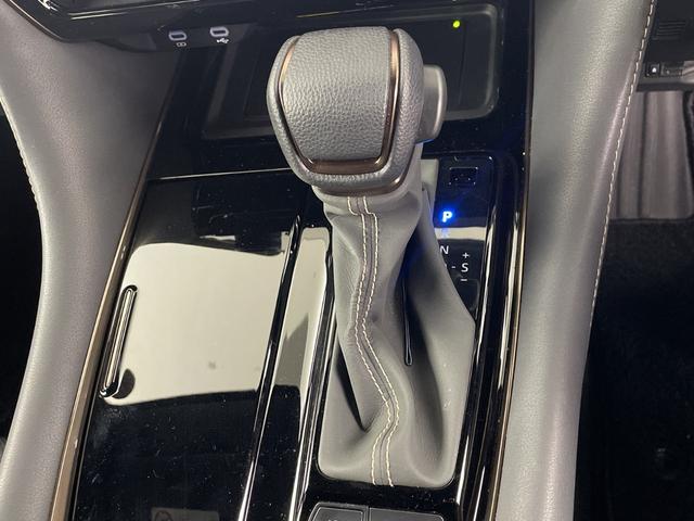 アルファードハイブリッド Ｚ　左右独立ムーンルーフ　フリップダウンモニター　純正ディスプレイオーディオ　全方位カメラ　ＢＳＭ　前後ドライブレコーダー　ＥＴＣ２．０　ワイヤレス充電　デジタルインナーミラー　トヨタセーフティセンス（18枚目）