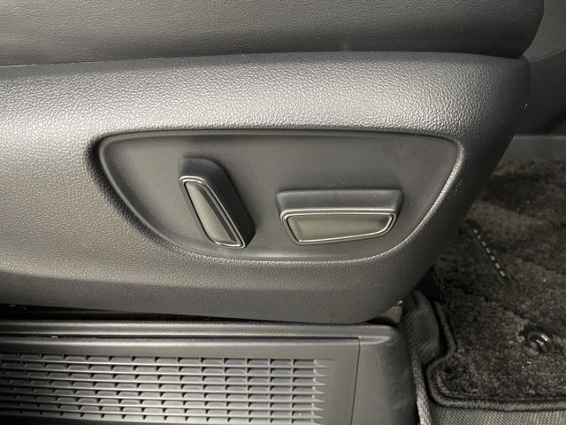 アルファードハイブリッド Ｚ　左右独立ムーンルーフ　フリップダウンモニター　純正ディスプレイオーディオ　全方位カメラ　ＢＳＭ　前後ドライブレコーダー　ＥＴＣ２．０　ワイヤレス充電　デジタルインナーミラー　トヨタセーフティセンス（26枚目）