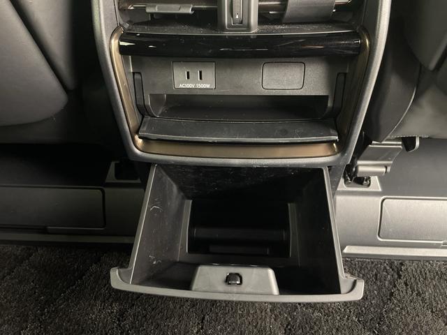 アルファードハイブリッド Ｚ　左右独立ムーンルーフ　フリップダウンモニター　純正ディスプレイオーディオ　全方位カメラ　ＢＳＭ　前後ドライブレコーダー　ＥＴＣ２．０　ワイヤレス充電　デジタルインナーミラー　トヨタセーフティセンス（39枚目）