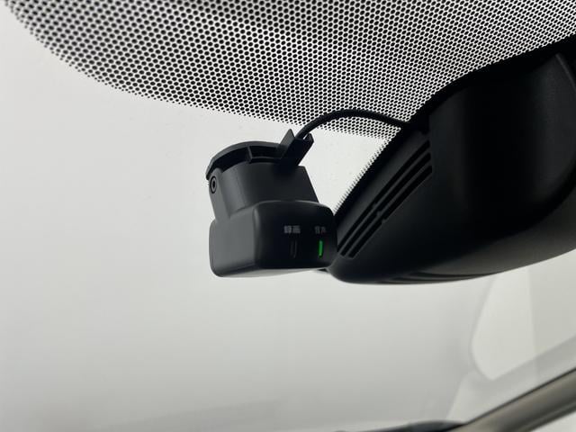 セレナ ハイウェイスターＶ　純正フリップダウンモニター　純正ナビ　全方位カメラ　フルセグテレビ　両側パワースライドドア　プロパイロット　ビルトインＥＴＣ　前方ドライブレコーダー　デジタルインナーミラー　ブラインドスポットモニター（6枚目）