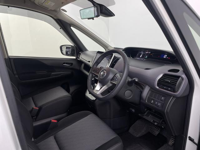 セレナ ハイウェイスターＶ　純正フリップダウンモニター　純正ナビ　全方位カメラ　フルセグテレビ　両側パワースライドドア　プロパイロット　ビルトインＥＴＣ　前方ドライブレコーダー　デジタルインナーミラー　ブラインドスポットモニター（39枚目）