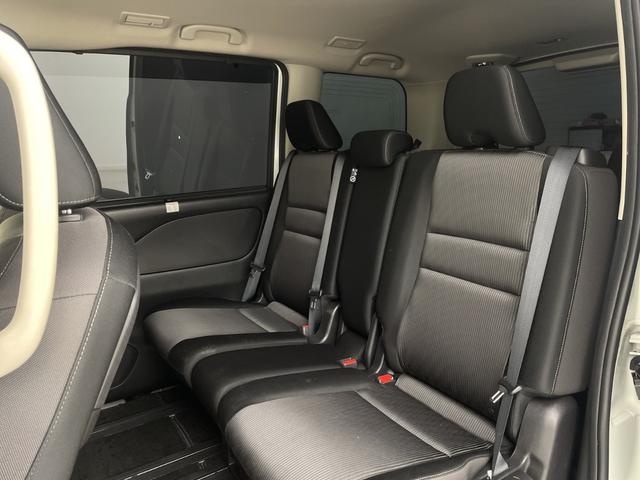 セレナ ハイウェイスターＶ　純正フリップダウンモニター　純正ナビ　全方位カメラ　フルセグテレビ　両側パワースライドドア　プロパイロット　ビルトインＥＴＣ　前方ドライブレコーダー　デジタルインナーミラー　ブラインドスポットモニター（46枚目）