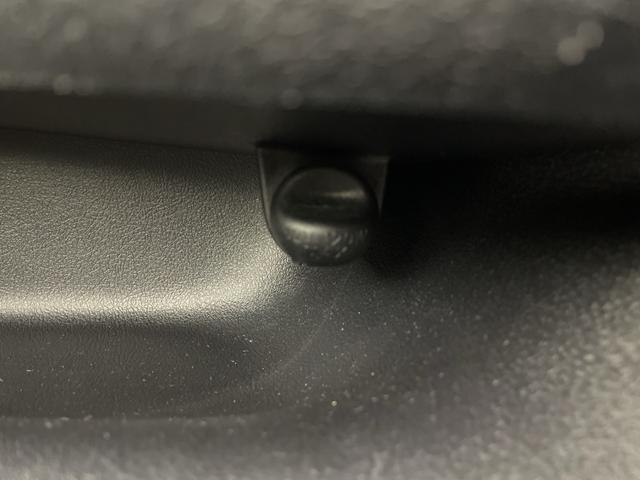 シエンタ ファンベースＧ　クエロ　純正ＳＤナビ　全方位カメラ　フルセグテレビ　ビルトインＥＴＣ２．０　前後ドライブレコーダー　両側パワースライドドア　デジタルインナーミラー　シートヒーター　クルーズコントロール　ステアリングヒーター（27枚目）