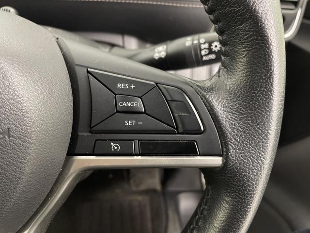 セレナ ハイウェイスター　ＶセレクションＩＩ　純正フリップダウンモニター　純正９インチナビ　全方位カメラ　地デジフルセグ　ドライブレコーダー　ビルトインＥＴＣ　クルーズコントロール　衝突軽減ブレーキ　両側パワースライドドア　アイドリングストップ（11枚目）