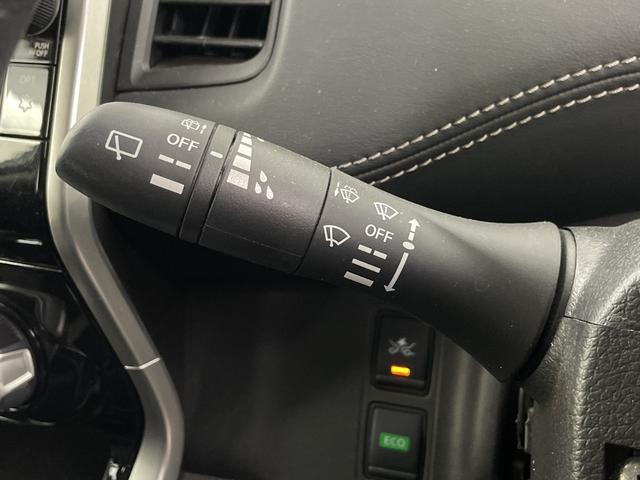 セレナ ハイウェイスター　ＶセレクションＩＩ　純正フリップダウンモニター　純正９インチナビ　全方位カメラ　地デジフルセグ　ドライブレコーダー　ビルトインＥＴＣ　クルーズコントロール　衝突軽減ブレーキ　両側パワースライドドア　アイドリングストップ（12枚目）