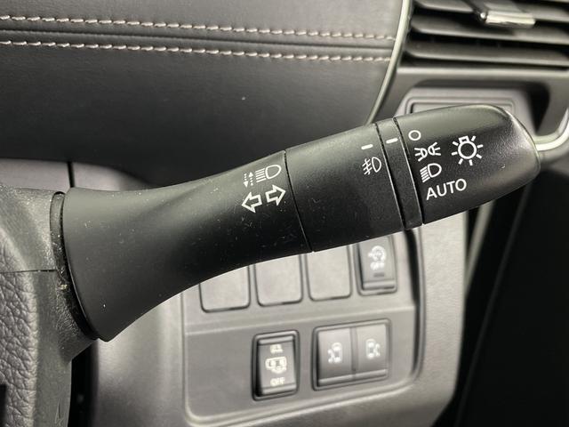 セレナ ハイウェイスター　ＶセレクションＩＩ　純正フリップダウンモニター　純正９インチナビ　全方位カメラ　地デジフルセグ　ドライブレコーダー　ビルトインＥＴＣ　クルーズコントロール　衝突軽減ブレーキ　両側パワースライドドア　アイドリングストップ（13枚目）