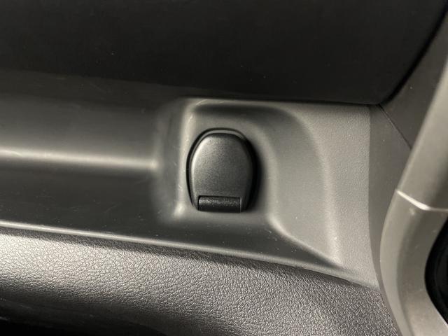 セレナ ハイウェイスター　ＶセレクションＩＩ　純正フリップダウンモニター　純正９インチナビ　全方位カメラ　地デジフルセグ　ドライブレコーダー　ビルトインＥＴＣ　クルーズコントロール　衝突軽減ブレーキ　両側パワースライドドア　アイドリングストップ（24枚目）