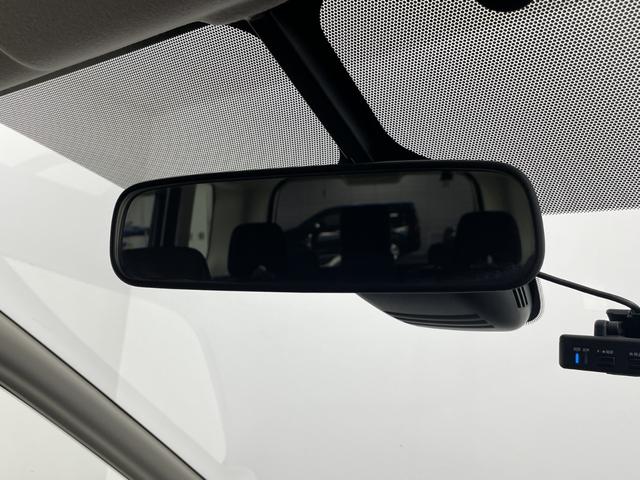 セレナ ハイウェイスター　ＶセレクションＩＩ　純正フリップダウンモニター　純正９インチナビ　全方位カメラ　地デジフルセグ　ドライブレコーダー　ビルトインＥＴＣ　クルーズコントロール　衝突軽減ブレーキ　両側パワースライドドア　アイドリングストップ（26枚目）