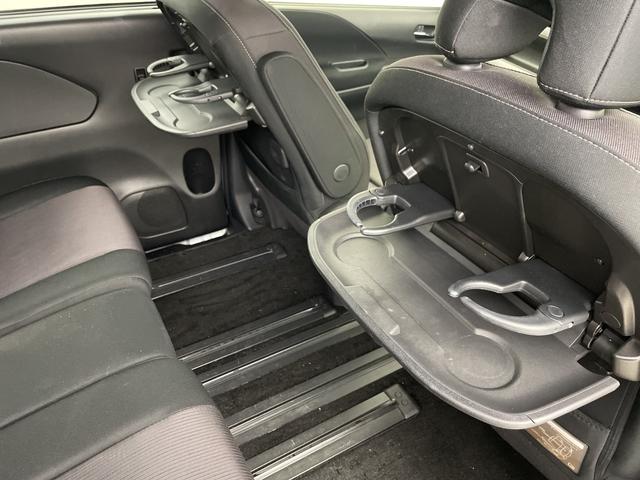 セレナ ハイウェイスター　ＶセレクションＩＩ　純正フリップダウンモニター　純正９インチナビ　全方位カメラ　地デジフルセグ　ドライブレコーダー　ビルトインＥＴＣ　クルーズコントロール　衝突軽減ブレーキ　両側パワースライドドア　アイドリングストップ（32枚目）