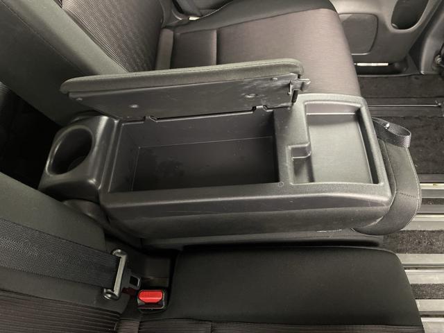 セレナ ハイウェイスター　ＶセレクションＩＩ　純正フリップダウンモニター　純正９インチナビ　全方位カメラ　地デジフルセグ　ドライブレコーダー　ビルトインＥＴＣ　クルーズコントロール　衝突軽減ブレーキ　両側パワースライドドア　アイドリングストップ（34枚目）