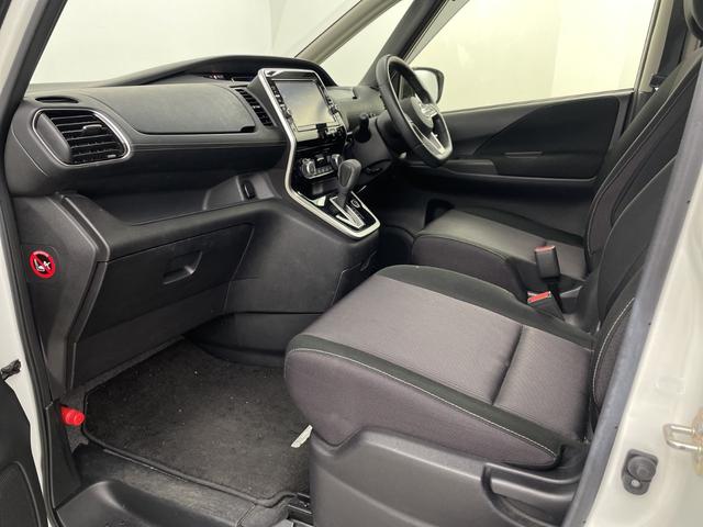 セレナ ハイウェイスター　ＶセレクションＩＩ　純正フリップダウンモニター　純正９インチナビ　全方位カメラ　地デジフルセグ　ドライブレコーダー　ビルトインＥＴＣ　クルーズコントロール　衝突軽減ブレーキ　両側パワースライドドア　アイドリングストップ（41枚目）