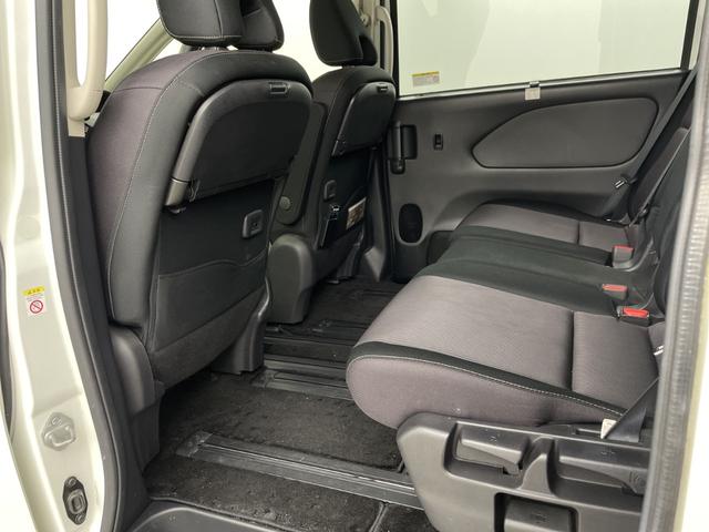 セレナ ハイウェイスター　ＶセレクションＩＩ　純正フリップダウンモニター　純正９インチナビ　全方位カメラ　地デジフルセグ　ドライブレコーダー　ビルトインＥＴＣ　クルーズコントロール　衝突軽減ブレーキ　両側パワースライドドア　アイドリングストップ（45枚目）