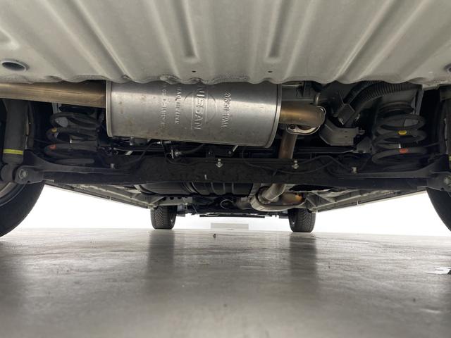 セレナ ハイウェイスター　ＶセレクションＩＩ　純正フリップダウンモニター　純正９インチナビ　全方位カメラ　地デジフルセグ　ドライブレコーダー　ビルトインＥＴＣ　クルーズコントロール　衝突軽減ブレーキ　両側パワースライドドア　アイドリングストップ（80枚目）