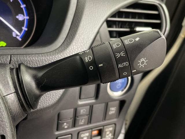 ヴォクシー ハイブリッドZS 煌II 純正フリップダウンモニター 純正ナビ バックカメラ ビルトインETC 前席シートヒーター 両側パワースライドドア クルーズコントロール 衝突被害軽減ブレーキ 車線逸脱警報 オートマティックハイビーム(12枚目)