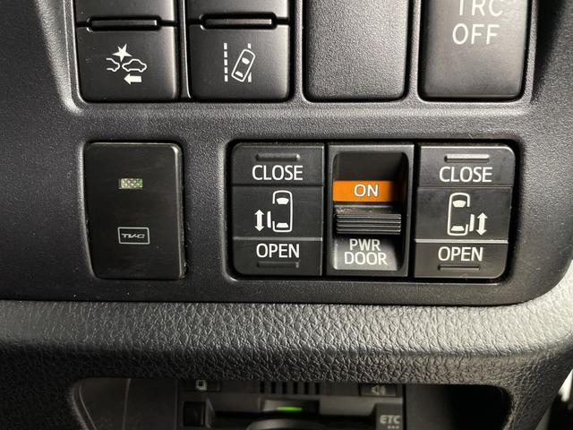 ヴォクシー ハイブリッドZS 煌II 純正フリップダウンモニター 純正ナビ バックカメラ ビルトインETC 前席シートヒーター 両側パワースライドドア クルーズコントロール 衝突被害軽減ブレーキ 車線逸脱警報 オートマティックハイビーム(17枚目)