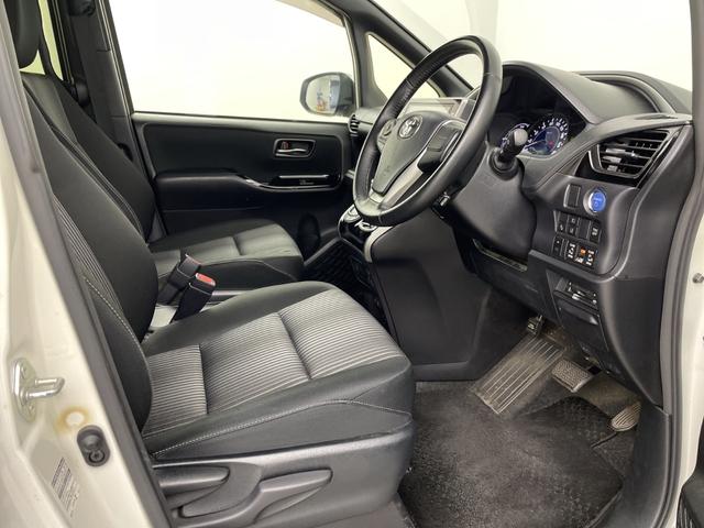 ヴォクシー ハイブリッドZS 煌II 純正フリップダウンモニター 純正ナビ バックカメラ ビルトインETC 前席シートヒーター 両側パワースライドドア クルーズコントロール 衝突被害軽減ブレーキ 車線逸脱警報 オートマティックハイビーム(39枚目)