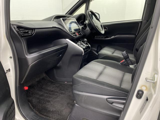 ヴォクシー ハイブリッドZS 煌II 純正フリップダウンモニター 純正ナビ バックカメラ ビルトインETC 前席シートヒーター 両側パワースライドドア クルーズコントロール 衝突被害軽減ブレーキ 車線逸脱警報 オートマティックハイビーム(40枚目)