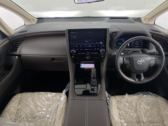 アルファードハイブリッド エグゼクティブラウンジ　左右独立ムーンルーフ　ＪＢＬサウンド　後席モニター　純正ナビ機能付きディスプレイオーディオ　全方位カメラ　ＢＳＭ　パワーバックドア　デジタルインナーミラー　シートヒーター　エアシート　自動駐車システム（7枚目）