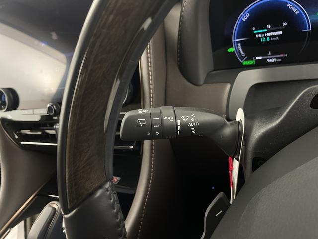 アルファードハイブリッド エグゼクティブラウンジ　左右独立ムーンルーフ　ＪＢＬサウンド　後席モニター　純正ナビ機能付きディスプレイオーディオ　全方位カメラ　ＢＳＭ　パワーバックドア　デジタルインナーミラー　シートヒーター　エアシート　自動駐車システム（15枚目）