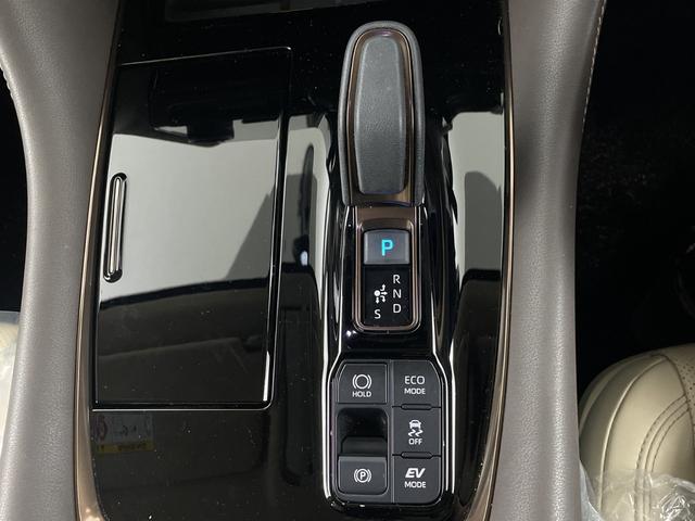アルファードハイブリッド エグゼクティブラウンジ　左右独立ムーンルーフ　ＪＢＬサウンド　後席モニター　純正ナビ機能付きディスプレイオーディオ　全方位カメラ　ＢＳＭ　パワーバックドア　デジタルインナーミラー　シートヒーター　エアシート　自動駐車システム（19枚目）
