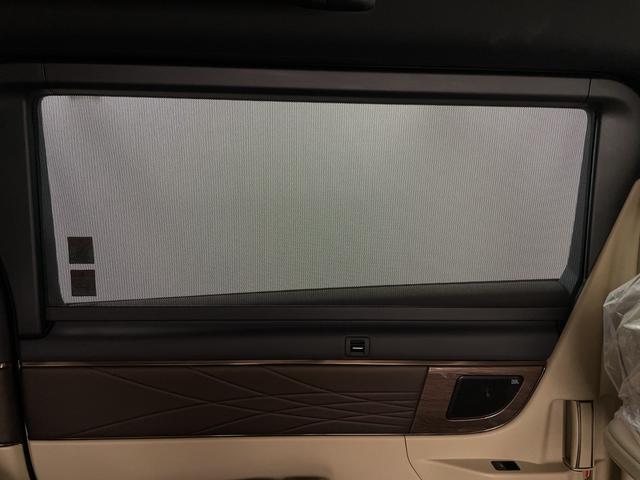 アルファードハイブリッド エグゼクティブラウンジ　左右独立ムーンルーフ　ＪＢＬサウンド　後席モニター　純正ナビ機能付きディスプレイオーディオ　全方位カメラ　ＢＳＭ　パワーバックドア　デジタルインナーミラー　シートヒーター　エアシート　自動駐車システム（20枚目）