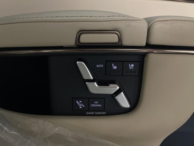 アルファードハイブリッド エグゼクティブラウンジ　左右独立ムーンルーフ　ＪＢＬサウンド　後席モニター　純正ナビ機能付きディスプレイオーディオ　全方位カメラ　ＢＳＭ　パワーバックドア　デジタルインナーミラー　シートヒーター　エアシート　自動駐車システム（23枚目）