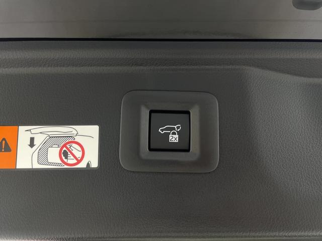 アルファードハイブリッド エグゼクティブラウンジ　左右独立ムーンルーフ　ＪＢＬサウンド　後席モニター　純正ナビ機能付きディスプレイオーディオ　全方位カメラ　ＢＳＭ　パワーバックドア　デジタルインナーミラー　シートヒーター　エアシート　自動駐車システム（25枚目）