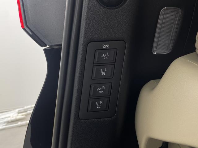 アルファードハイブリッド エグゼクティブラウンジ　左右独立ムーンルーフ　ＪＢＬサウンド　後席モニター　純正ナビ機能付きディスプレイオーディオ　全方位カメラ　ＢＳＭ　パワーバックドア　デジタルインナーミラー　シートヒーター　エアシート　自動駐車システム（41枚目）