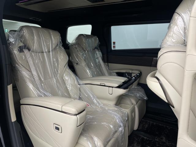 アルファードハイブリッド エグゼクティブラウンジ　左右独立ムーンルーフ　ＪＢＬサウンド　後席モニター　純正ナビ機能付きディスプレイオーディオ　全方位カメラ　ＢＳＭ　パワーバックドア　デジタルインナーミラー　シートヒーター　エアシート　自動駐車システム（48枚目）