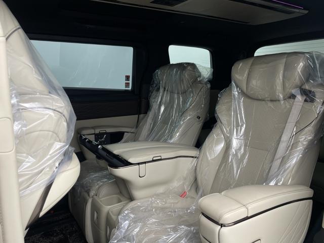 アルファードハイブリッド エグゼクティブラウンジ　左右独立ムーンルーフ　ＪＢＬサウンド　後席モニター　純正ナビ機能付きディスプレイオーディオ　全方位カメラ　ＢＳＭ　パワーバックドア　デジタルインナーミラー　シートヒーター　エアシート　自動駐車システム（49枚目）