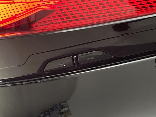 アルファードハイブリッド エグゼクティブラウンジ　左右独立ムーンルーフ　ＪＢＬサウンド　後席モニター　純正ナビ機能付きディスプレイオーディオ　全方位カメラ　ＢＳＭ　パワーバックドア　デジタルインナーミラー　シートヒーター　エアシート　自動駐車システム（64枚目）