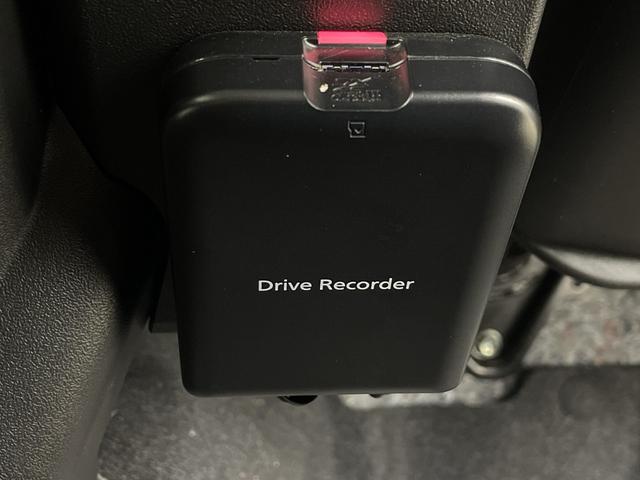 ジムニー XC 純正ナビ フルセグテレビ ビルトインETC 前後ドライブレコーダー シートヒーター クルーズコントロール 衝突軽減ブレーキ 車線逸脱警報 ダウンヒルアシスト ヒーテッドドアミラー 純正アルミホイール(20枚目)