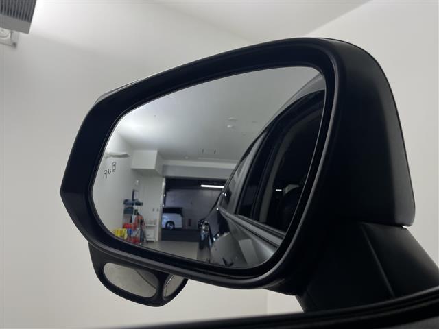 ＲＡＶ４ Ｇ　Ｚパッケージ　純正ナビ　バックカメラ　ＢＳＭ　ビルトインＥＴＣ２．０　デジタルインナーミラー　ワイヤレス充電　電動リアゲート　シートヒーター　衝突軽減ブレーキ　レーダークルーズコントロール　レーンキープアシスト（3枚目）