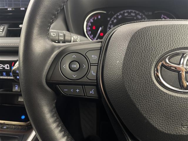 ＲＡＶ４ Ｇ　Ｚパッケージ　純正ナビ　バックカメラ　ＢＳＭ　ビルトインＥＴＣ２．０　デジタルインナーミラー　ワイヤレス充電　電動リアゲート　シートヒーター　衝突軽減ブレーキ　レーダークルーズコントロール　レーンキープアシスト（9枚目）