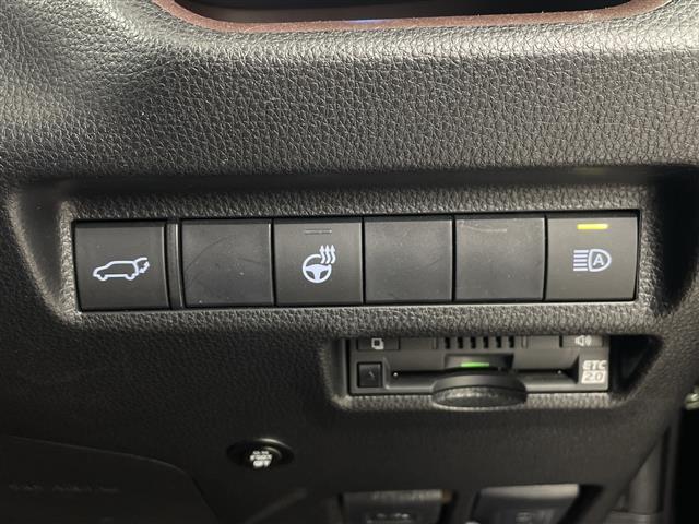 ＲＡＶ４ Ｇ　Ｚパッケージ　純正ナビ　バックカメラ　ＢＳＭ　ビルトインＥＴＣ２．０　デジタルインナーミラー　ワイヤレス充電　電動リアゲート　シートヒーター　衝突軽減ブレーキ　レーダークルーズコントロール　レーンキープアシスト（17枚目）
