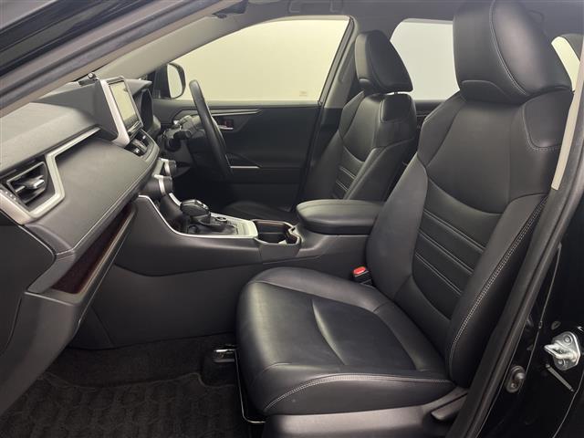 ＲＡＶ４ Ｇ　Ｚパッケージ　純正ナビ　バックカメラ　ＢＳＭ　ビルトインＥＴＣ２．０　デジタルインナーミラー　ワイヤレス充電　電動リアゲート　シートヒーター　衝突軽減ブレーキ　レーダークルーズコントロール　レーンキープアシスト（23枚目）
