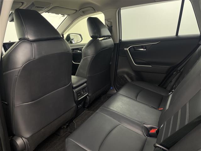 ＲＡＶ４ Ｇ　Ｚパッケージ　純正ナビ　バックカメラ　ＢＳＭ　ビルトインＥＴＣ２．０　デジタルインナーミラー　ワイヤレス充電　電動リアゲート　シートヒーター　衝突軽減ブレーキ　レーダークルーズコントロール　レーンキープアシスト（25枚目）