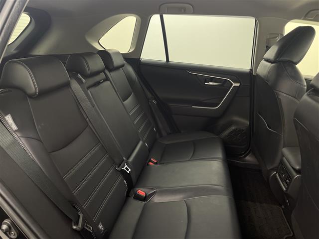ＲＡＶ４ Ｇ　Ｚパッケージ　純正ナビ　バックカメラ　ＢＳＭ　ビルトインＥＴＣ２．０　デジタルインナーミラー　ワイヤレス充電　電動リアゲート　シートヒーター　衝突軽減ブレーキ　レーダークルーズコントロール　レーンキープアシスト（26枚目）