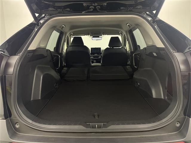 ＲＡＶ４ Ｇ　Ｚパッケージ　純正ナビ　バックカメラ　ＢＳＭ　ビルトインＥＴＣ２．０　デジタルインナーミラー　ワイヤレス充電　電動リアゲート　シートヒーター　衝突軽減ブレーキ　レーダークルーズコントロール　レーンキープアシスト（29枚目）