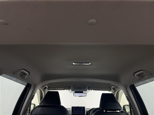 ＲＡＶ４ Ｇ　Ｚパッケージ　純正ナビ　バックカメラ　ＢＳＭ　ビルトインＥＴＣ２．０　デジタルインナーミラー　ワイヤレス充電　電動リアゲート　シートヒーター　衝突軽減ブレーキ　レーダークルーズコントロール　レーンキープアシスト（30枚目）