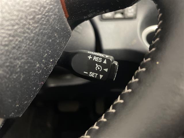 シエンタ ハイブリッドＧ　クエロ　純正ナビ　バックカメラ　フルセグテレビ　ビルトインＥＴＣ　両側パワースライドドア　クルーズコントロール　衝突軽減ブレーキ　レーンキープアシスト　オートマティックハイビーム　純１５インチ正アルミホイール（3枚目）